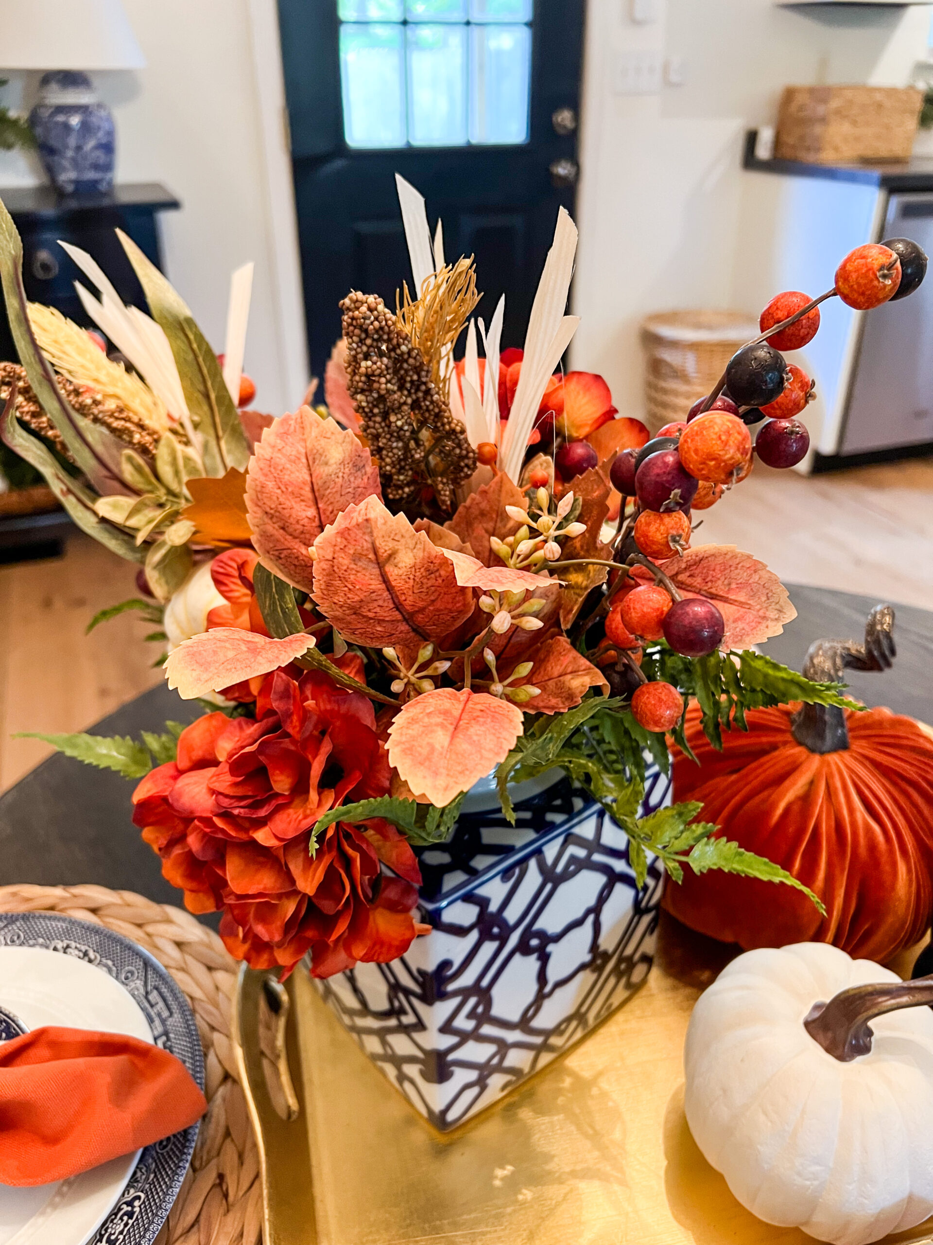 fall dining table decor floral arrangement