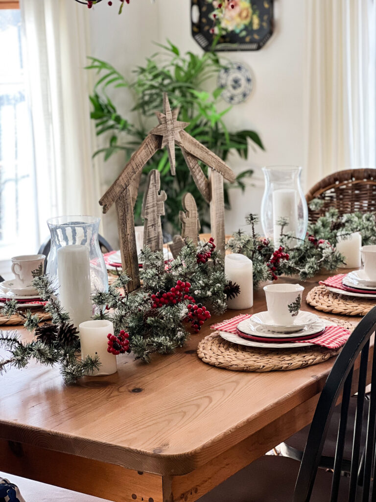 Step By Step Guide To Styling The Perfect Christmas Dining Table - That Southern Spark