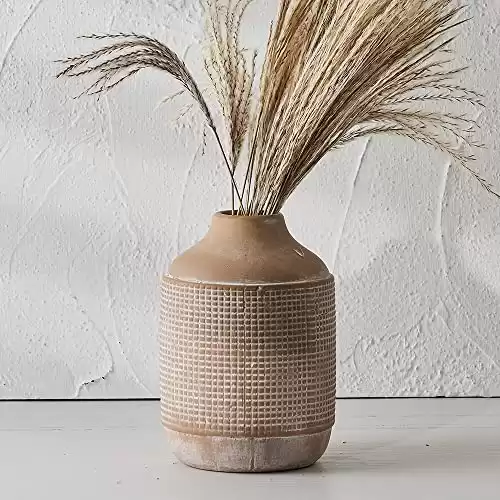 SIDUCAL Ceramic Rustic Farmhouse Vase, Sand Glaze Finish Boho Vase, Pottery Decorative Flower Vase for Home Decor, Table, Living Room Decoration, Shelf Decor, Mantel, 7 Inch, Beige
